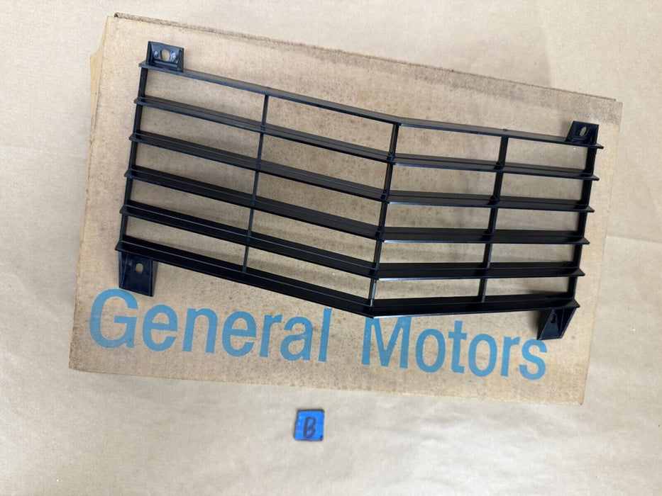 1968-1969 Corvette GM Front Center Black Plastic Grille 3966555 OEM NOS #3469E