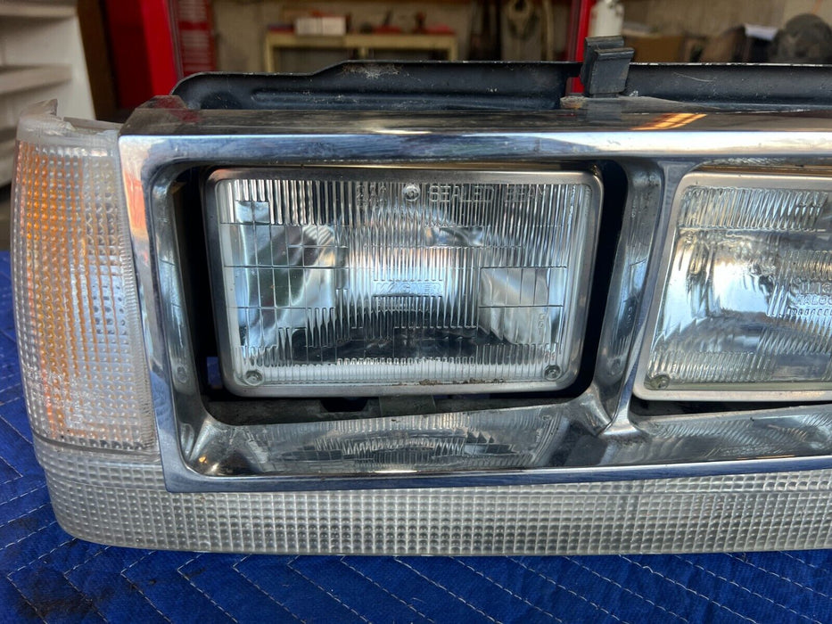 1984-1989 Volvo 740 760 Right Passenger Front Headlight & Bezel Trim OEM #1707EM