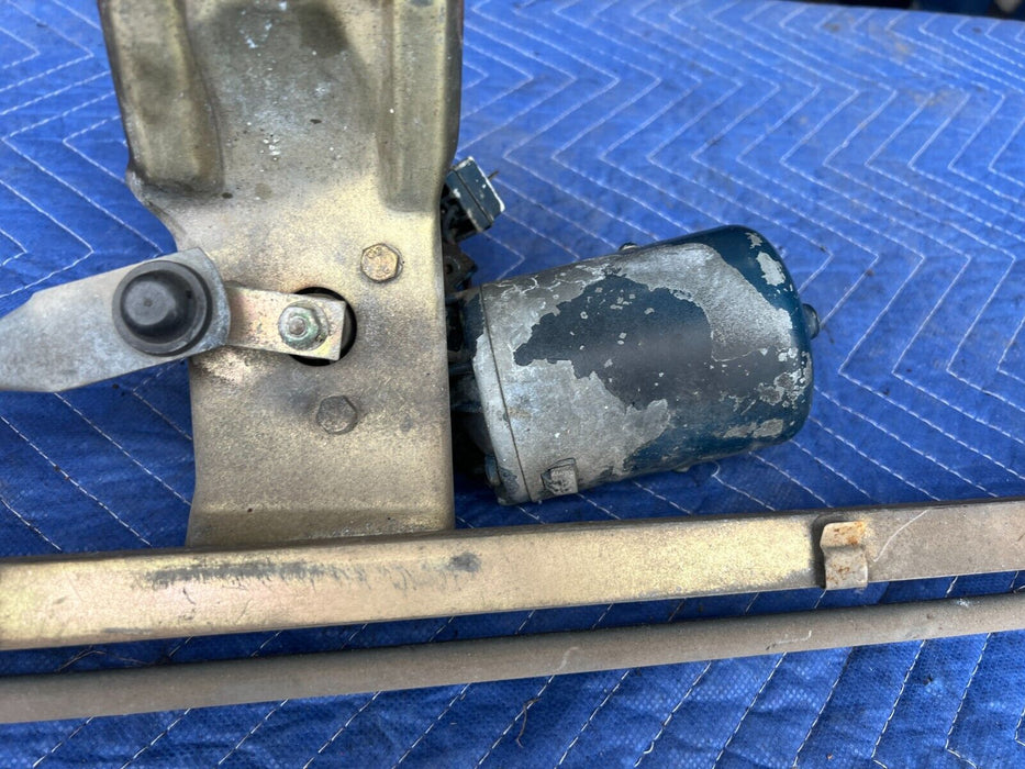 1983-1985 Porsche 944 Windshield Wiper Motor Transmission Assembly OEM #1900EM