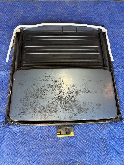 1984-1989 Volvo 740 760 Sedan Sunroof Moon Sun Roof Sun Shade Assembly OE#1709EM