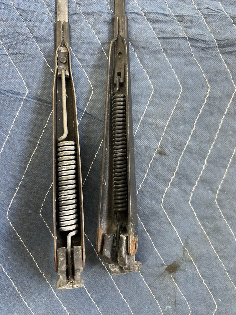 44090385