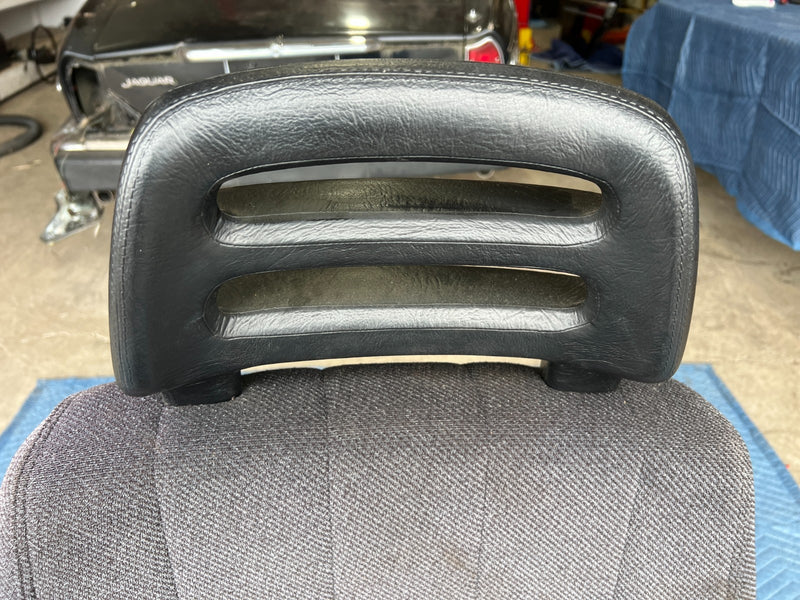 1986-1993 Volvo 240 244 Front Passenger Right Seat Gray Cloth *NICE* OE #4405EM