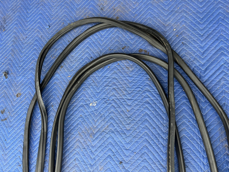 2005-2011 Audi A6 Front Rear LH & RH Door Seal Weather Guard Set of 4 OE #3398EM