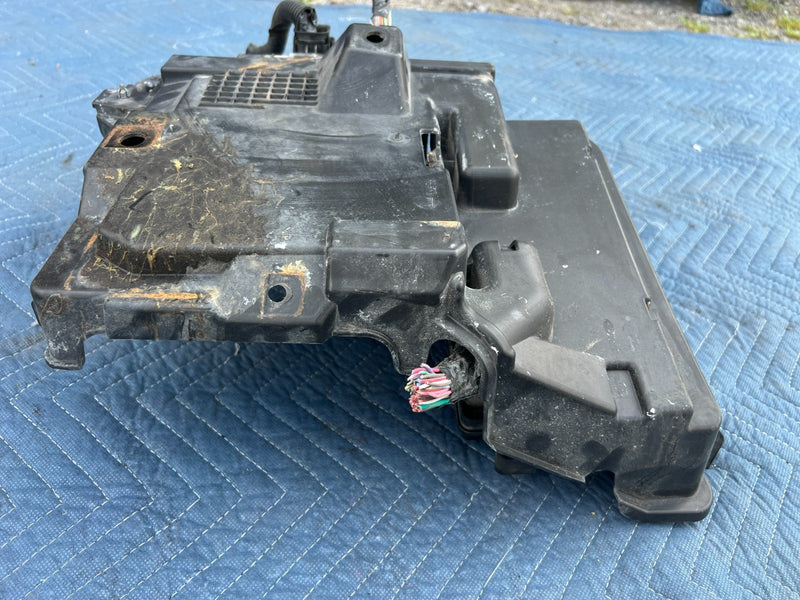 2006-2010 Pontiac G6 Battery Cover Junction Fuse Box ECM 25924144 OEM #61DU