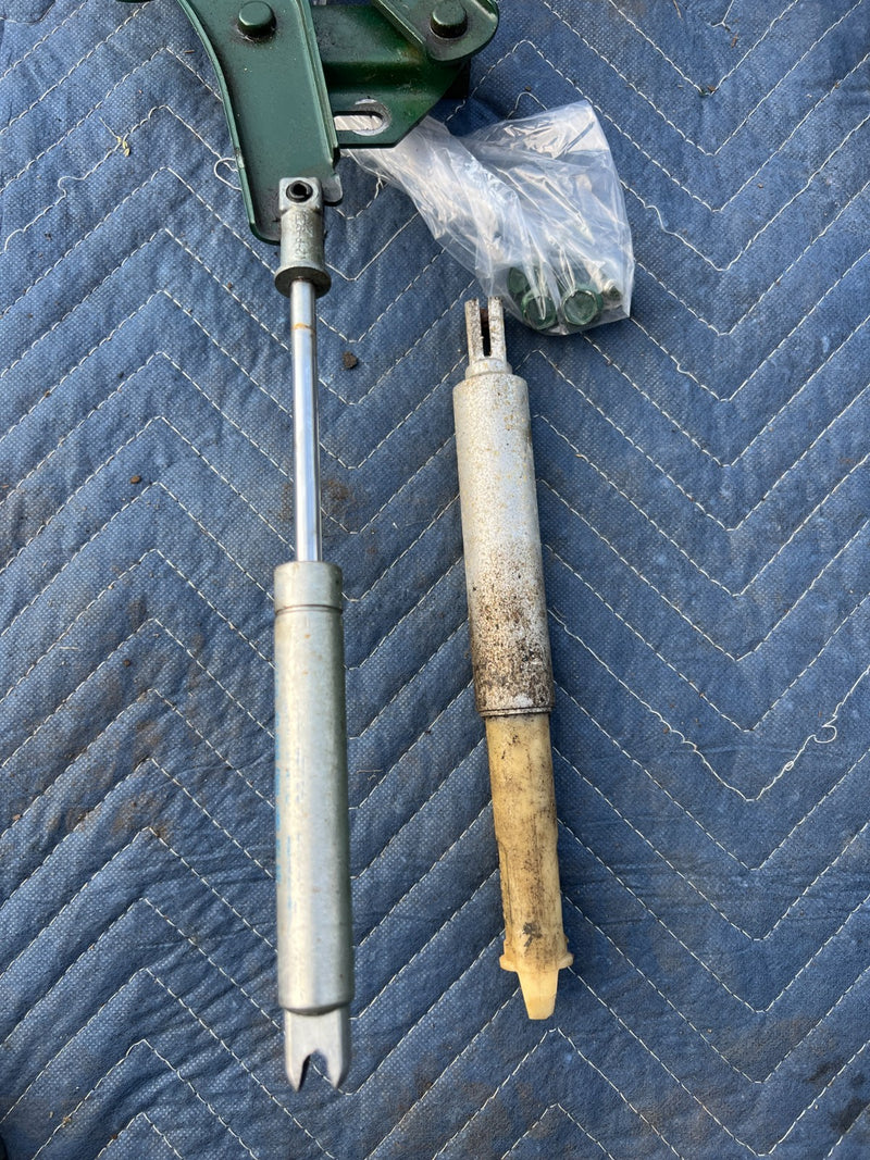 1967-1974 Volvo 140 142 Coupe Rear Right Left Trunk Hinge Pair Green OEM #4889EM
