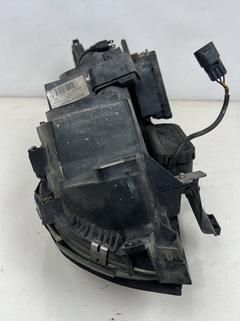 2004-2007 Volvo S60R V70R Passenger Right Headlight Assembly 30698824 OE #5771EM