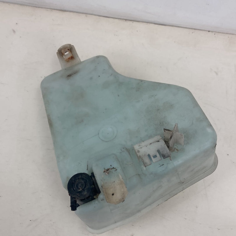 2002-2005 Lincoln Town Car Signature Windshield Washer Reservoir F8VU-17B613-AD OEM #5134M