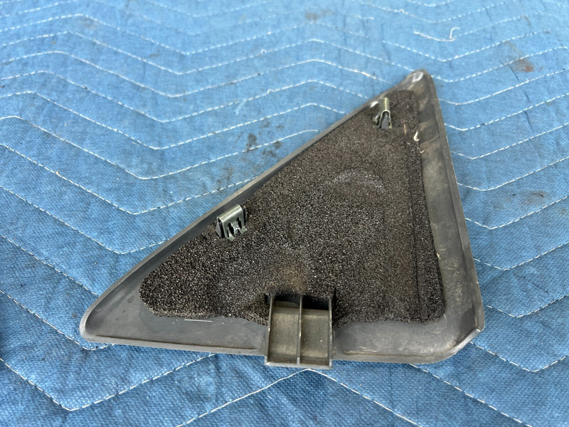 1999-2007 Chevy Silverado Right & Left Mirror Mount Corner Trim OEM #1550CN