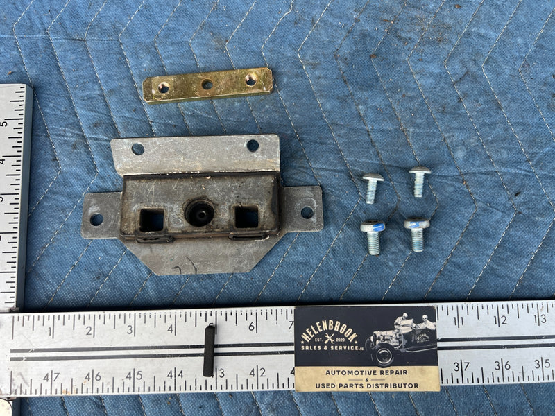 1996-2003 Mercedes W210 E320 Wagon Only Rear Hatch Gate Striker Plate OE #4667EM