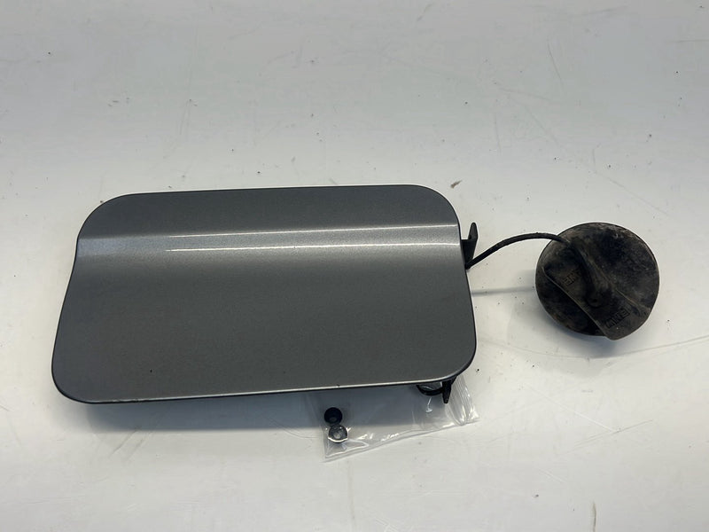 2006 BMW X5 E53 - Fuel Door