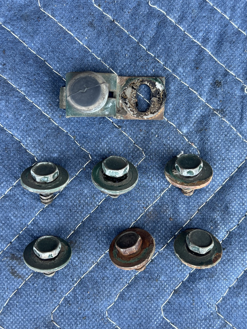 1973 Volvo 140 142 - Hardware