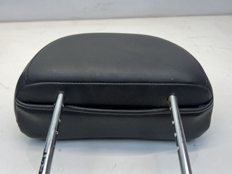 2012 Chevrolet Captiva Sport - Headrest