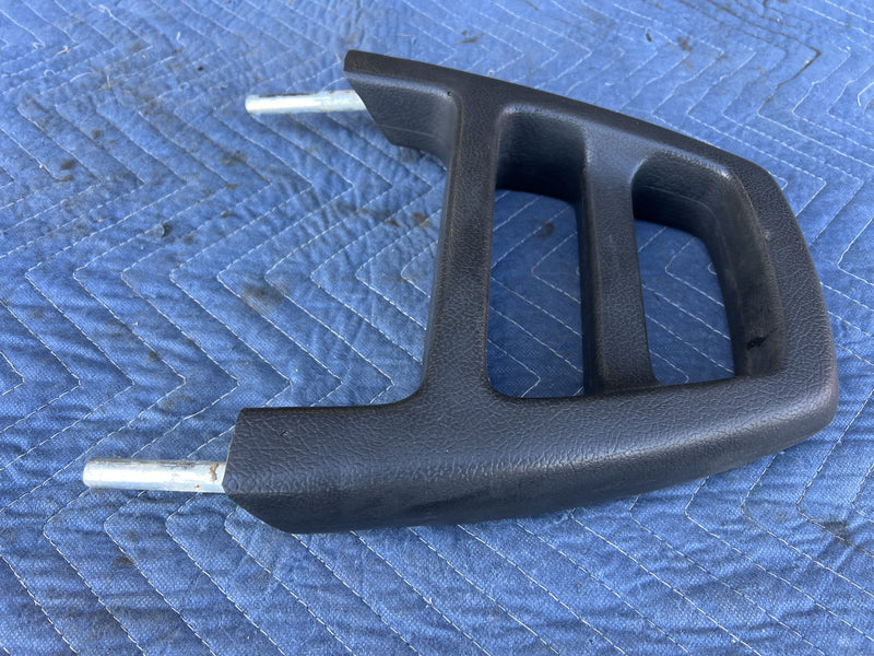 Volvo 240 - Headrest
