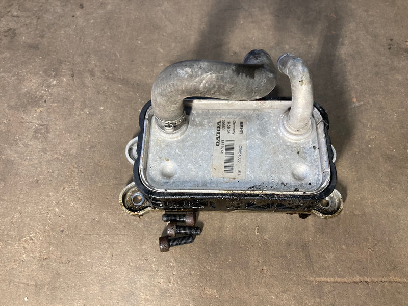 2005 2006 2007 Volvo S60R S60 V70R 2.5L 8677974 Engine Oil Cooler OEM #3002M