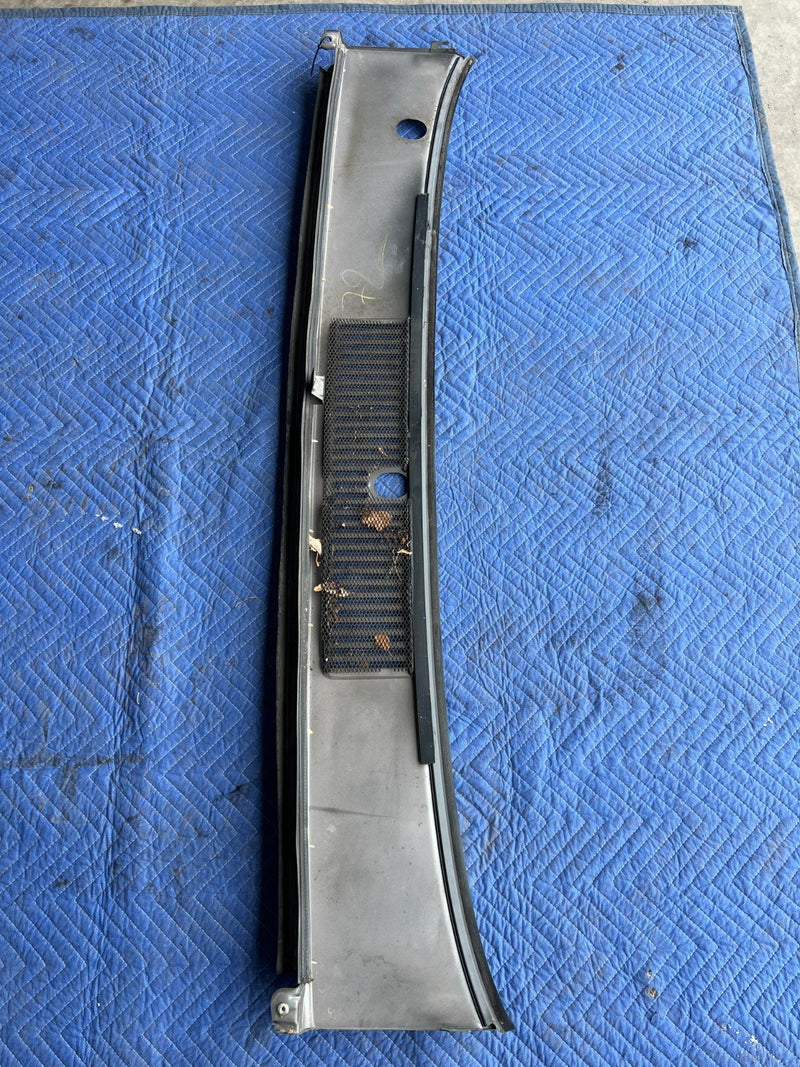 1989-1995 Volvo 740 940 Sedan Front Windshield Cowl Trim Grille Gray OEM #3649EM