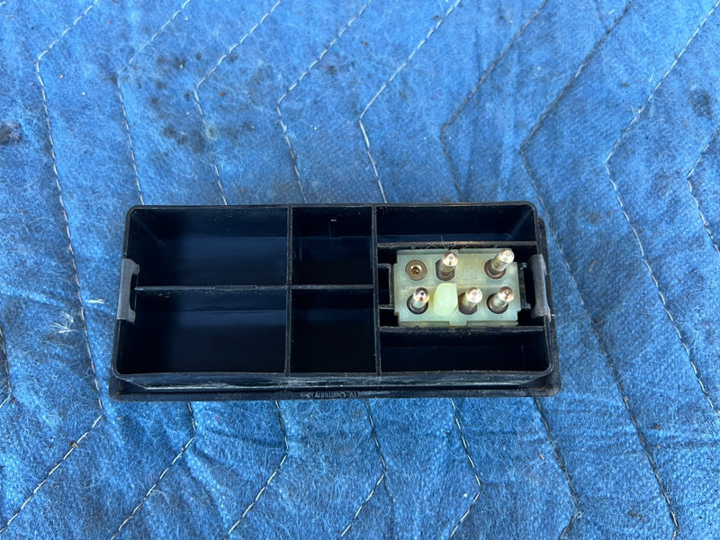 1986-1993 Volvo 240 244 245 Front Passenger RH Window Control Switch OEM #4392EM
