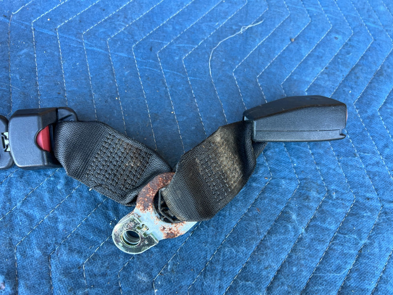 2000-2005 BMW 330xi 325xi E46 Rear Seat Belt Retractor & Buckle Set OEM #4822EM