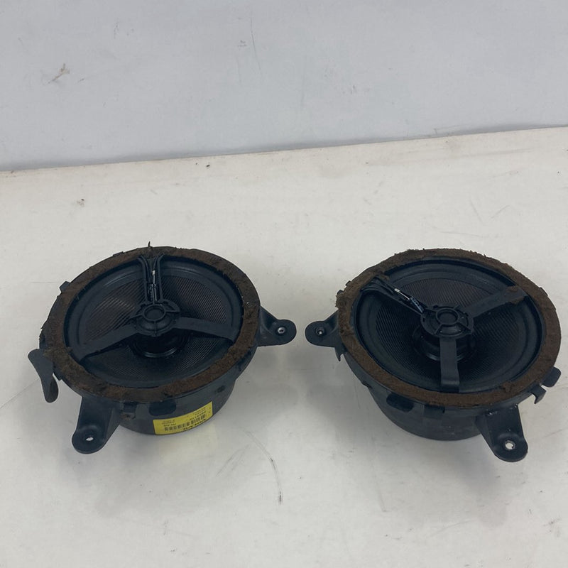 2003-2006 Volvo XC90 Rear Left & Right Door Speaker Pair 8633110 OEM #4822M