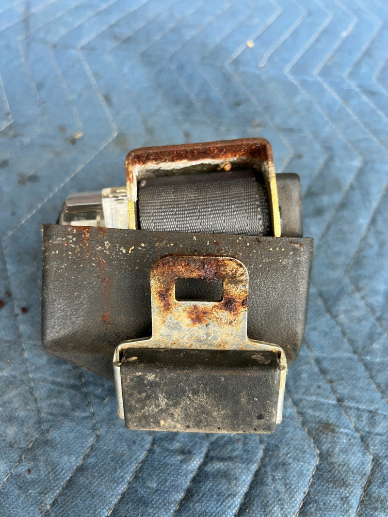 1985-1988 Suzuki Samurai SJ413 Rear Seatbelt Set Pair Retractors 5332 #2327CN