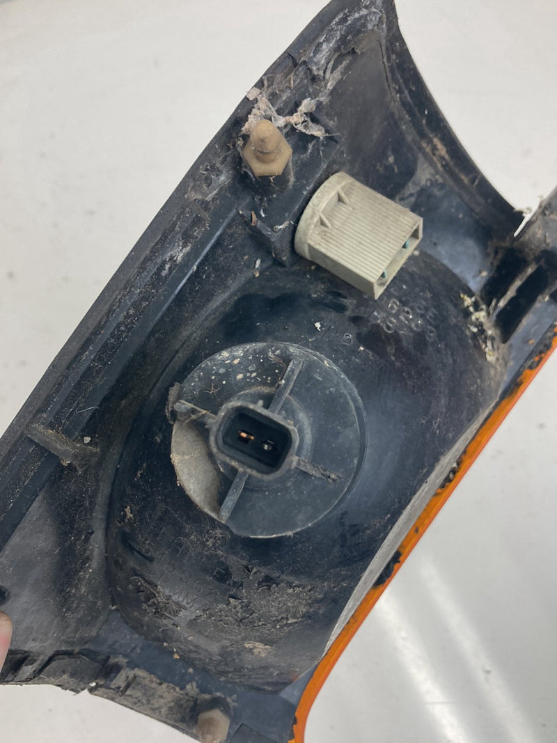 1999-2004 Land Rover Discovery II L550 Turn Signal Front Left Corner 54596269 OEM #5077M