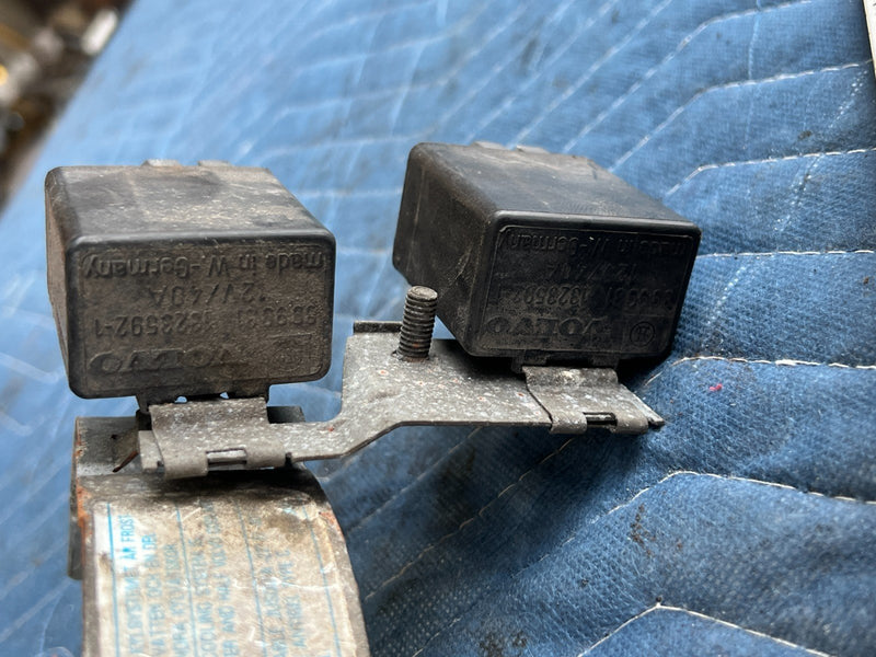 1989-1995 Volvo 740 940 Sedan Fuel Pump Radio Suppression Relay OEM #3704EM