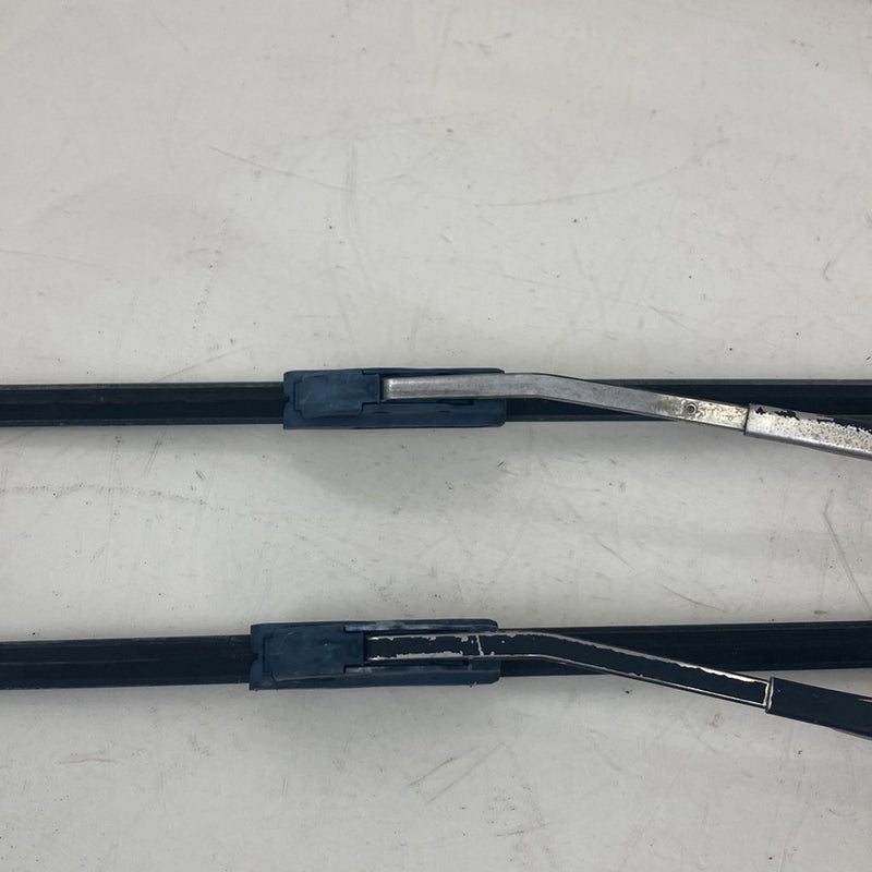 1995-1998 Chevrolet Silverado 2500 GMT400 Windshield Wiper Arm Pair OEM