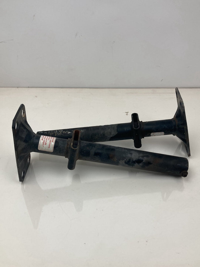 1992 Volvo 940 944 - Bumper Shocks Front PN: 1369144 1369142