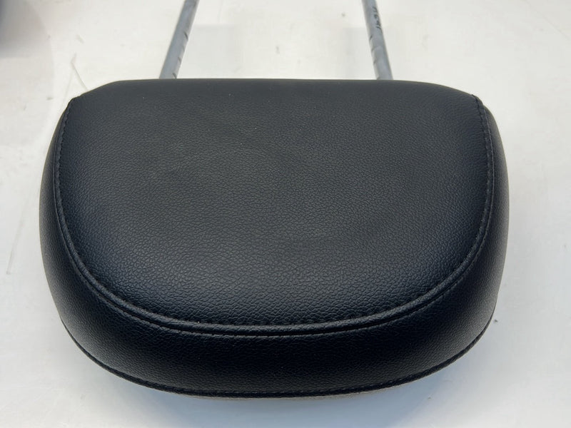 2012 Chevrolet Captiva Sport - Headrest