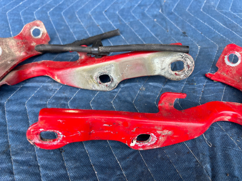 2012-2015 Chevy Cruze Front Left & Right Hood Hinge Pair Red 95406039 OE #2205CN