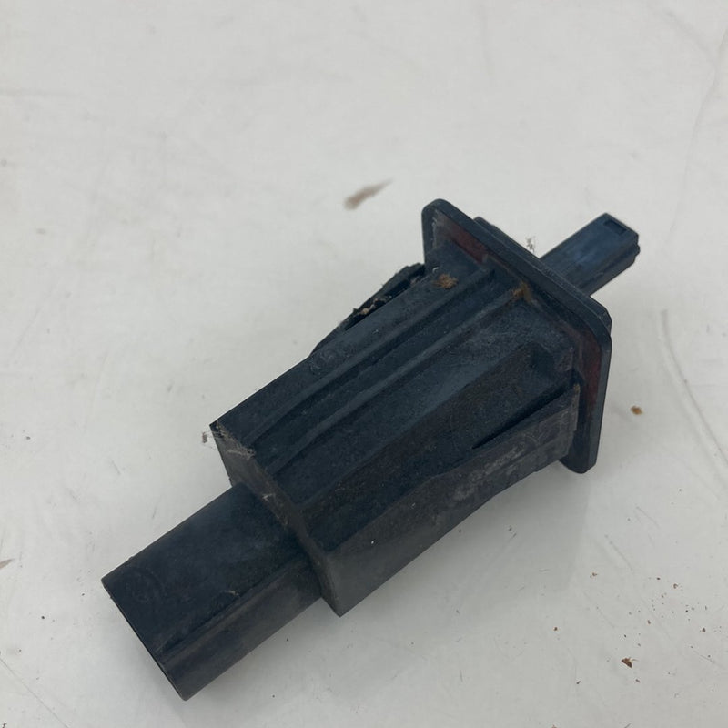 1999-2004 Land Rover Discovery II L550 Glove Box Light Switch Button OEM #5062M
