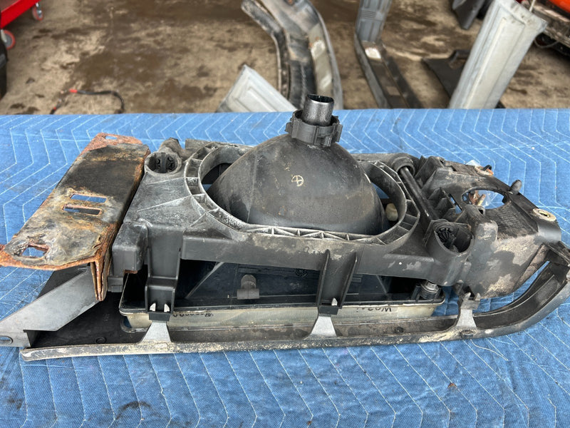 1989-1995 Volvo 740 940 Front Passenger Right Headlight Assembly Gray OE #3808EM