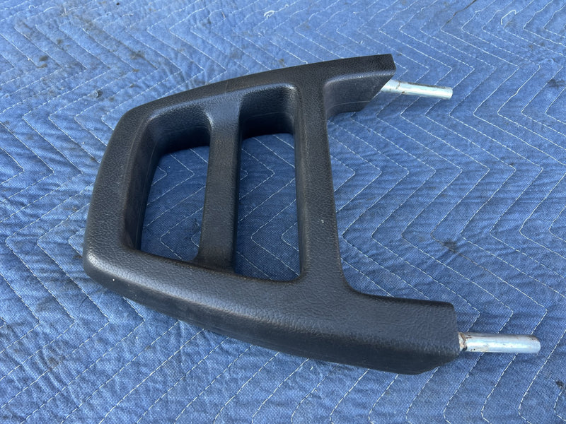 Volvo 240 - Headrest