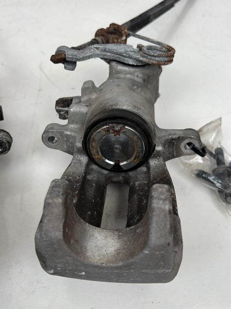 1996-2003 Audi S8 D2 A8 Lucas Rear Brake Caliper w/ Pads & Bolts Pair OE #6371EM