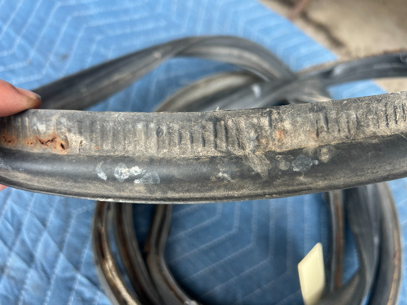 1992-1995 Volvo 940 740 Wagon Only Rear Hatch Seal Weather Gasket OEM #3210EM