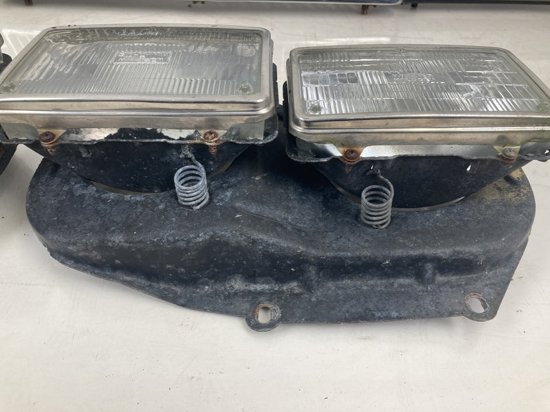 1981-1985 Volvo 240 245 Headlamp Set Grille Front Assembly OEM