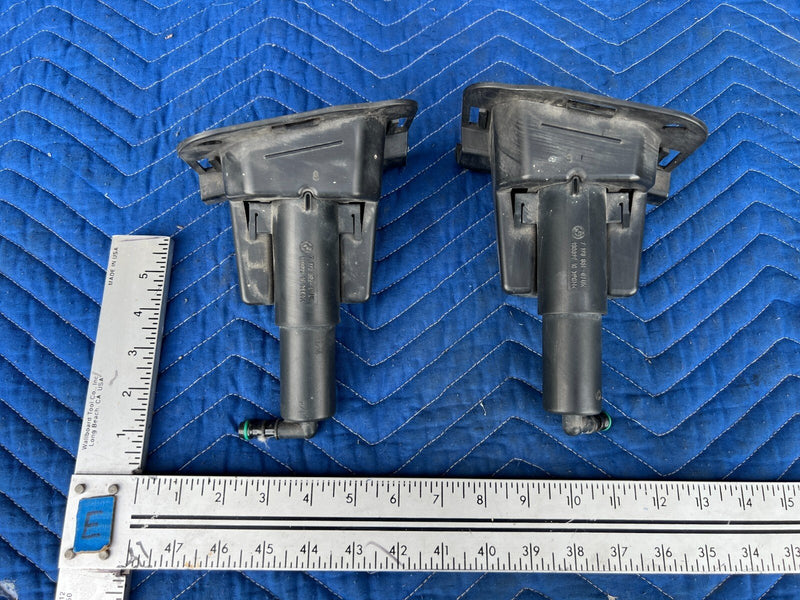 2011-2013 BMW X5 X5M E70 Headlight R & L Squirter Washer Nozzle Pair OEM #2013EM