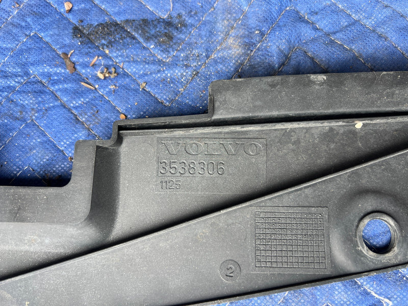 1992-1995 Volvo 940 740 Turbo Front Radiator Filler Panel Trim OEM #3263EM