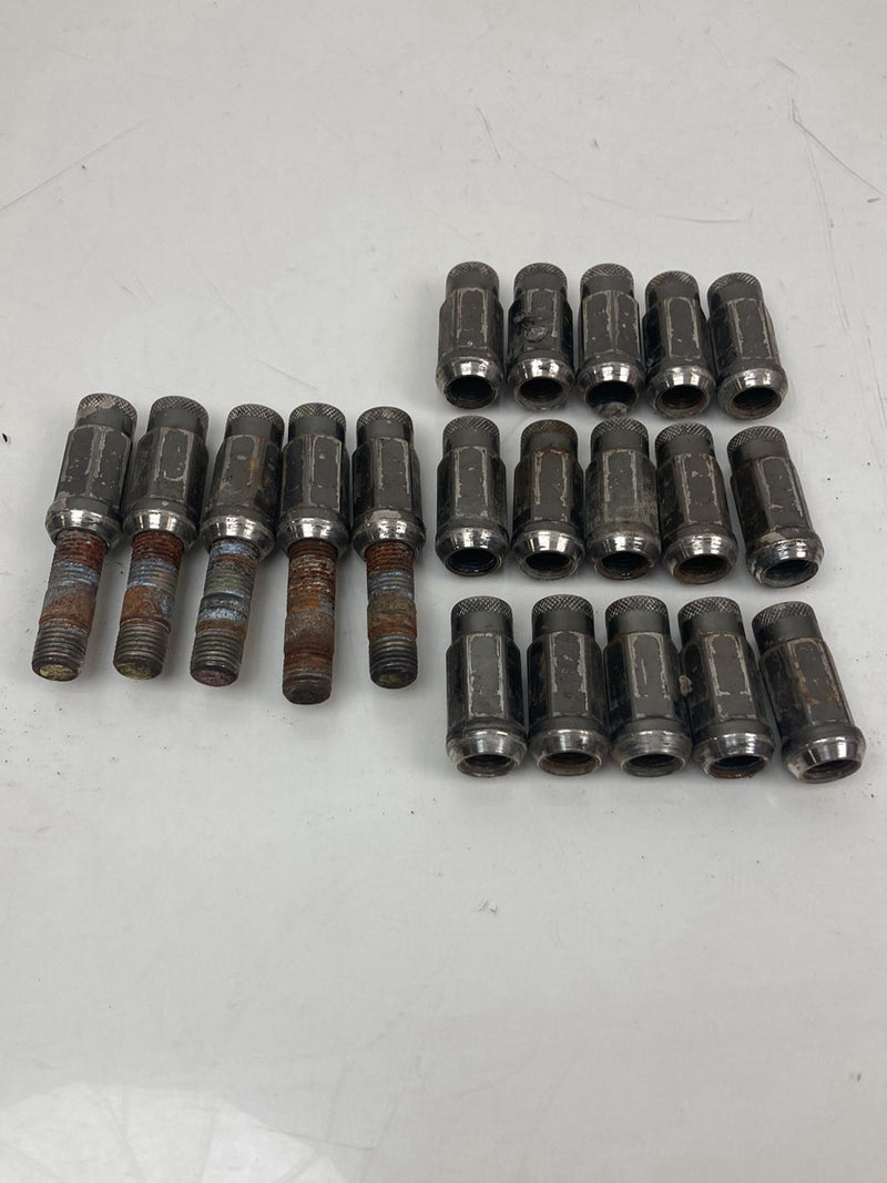 2004 Volvo S60 - Lug Nuts