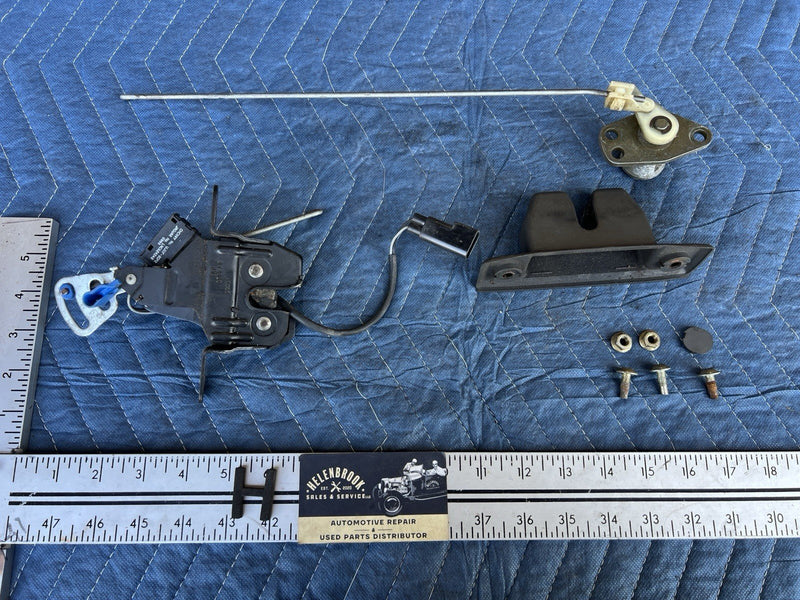 1998-2003 Jaguar XJR XJ8 X308 Trunk Latch Catch & Lock w/ Hardware OEM #4715E