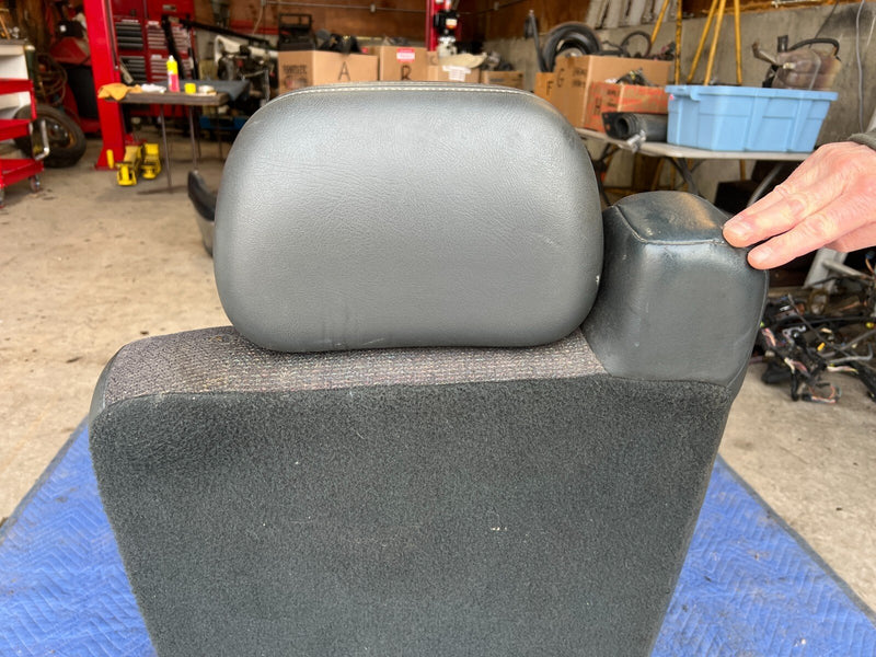 1999-2002 Chevy Silverado GM 1500 2500 Passenger Right RH Cloth Seat OEM #1854CN