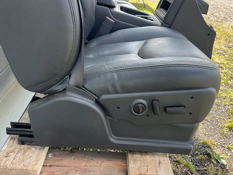 1999-2006 Chevrolet Silverado Front Seat Gray Leather Center Console OEM #5615EM