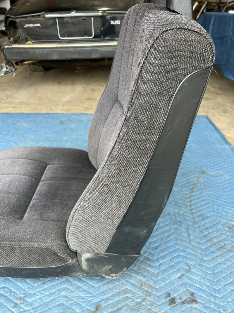 1986-1993 Volvo 240 244 Front Passenger Right Seat Gray Cloth *NICE* OE #4405EM