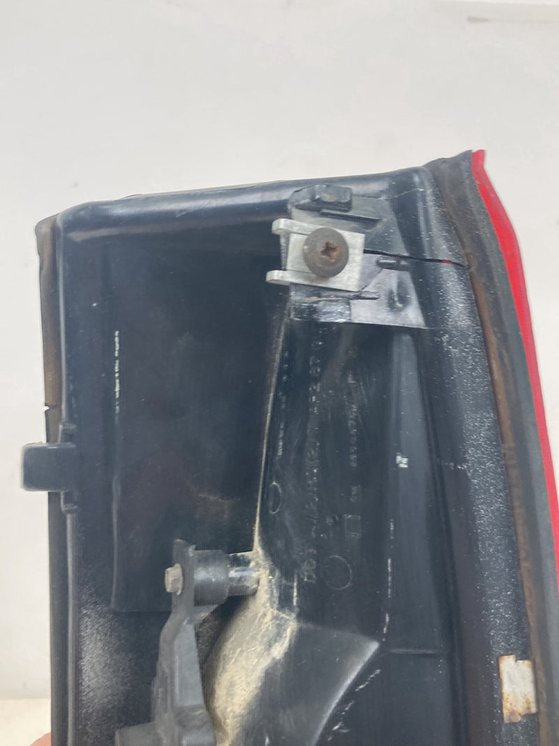 1995-1998 Chevrolet Silverado 2500 GMT400 Tail Light Left 16511566 OEM