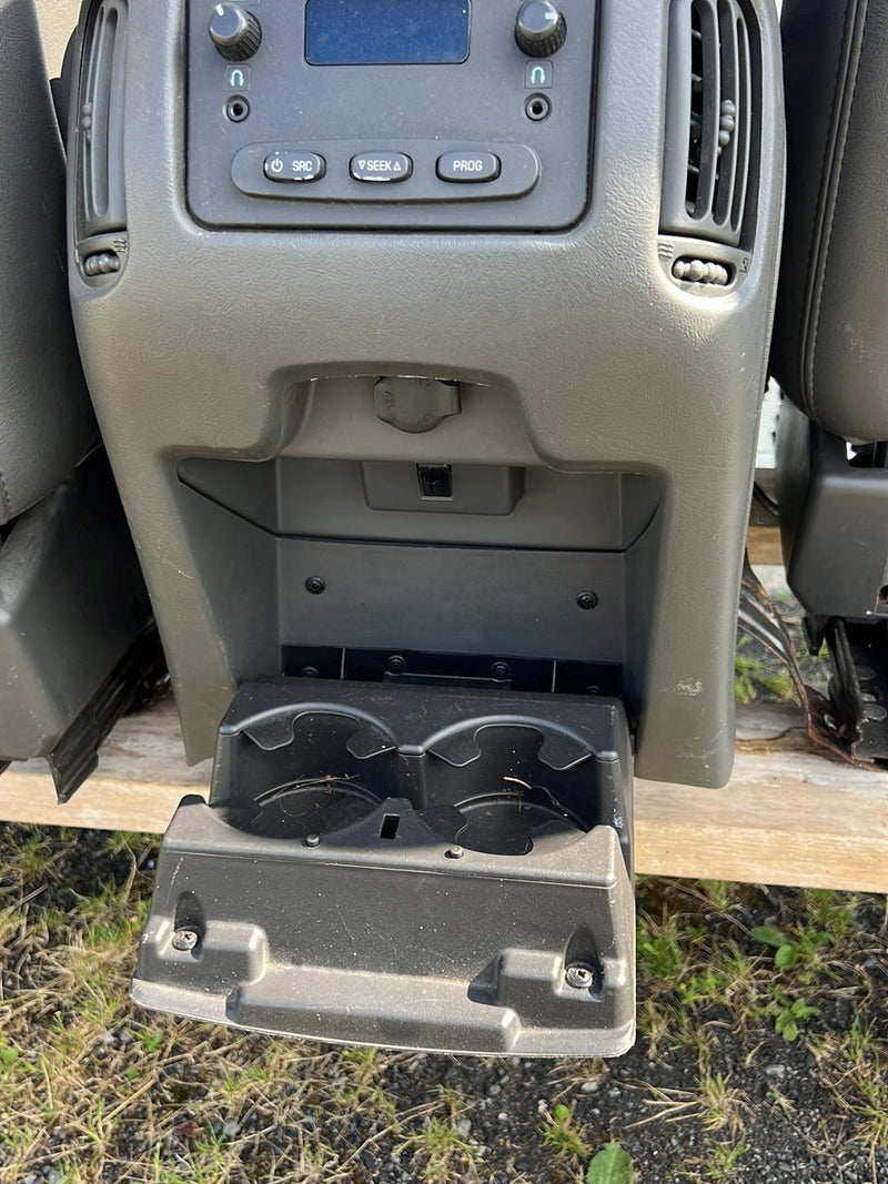 1999-2006 Chevrolet Silverado Front Seat Gray Leather Center Console OEM #5615EM