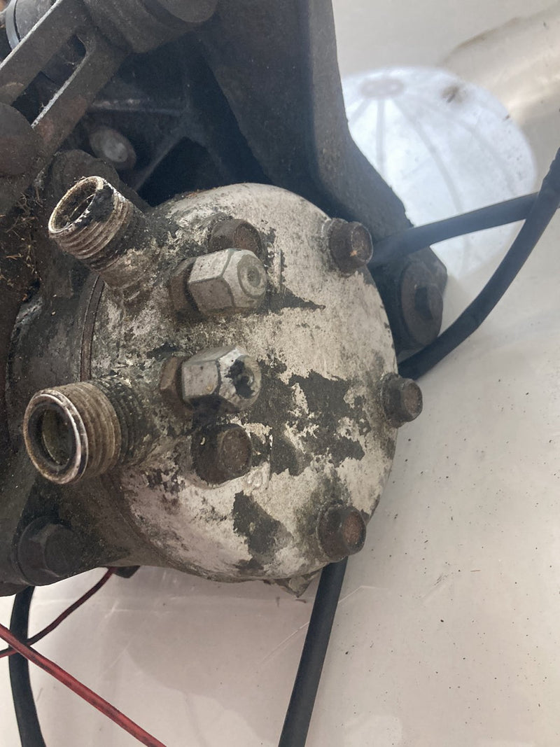 1975-1980 Volvo 244 A/C Compressor w/ Bracket 9118 OEM #4300M