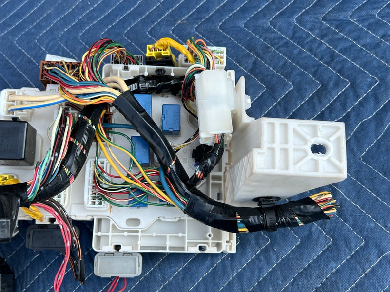 2010-2013 Suzuki SX4 Hatchback Interior Relay Fuse Box #1330CN