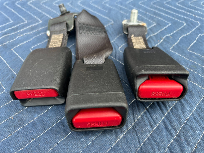 2010-2013 Suzuki SX4 Hatchback Rear R & L Center Seat Belt Buckle Set OEM#1320CN