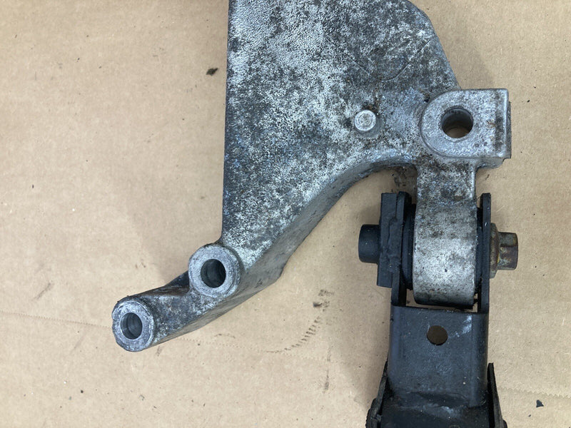 1998-2005 Land Rover Freelander 1 kku000150 Motor Mount Engine OEM #3081M