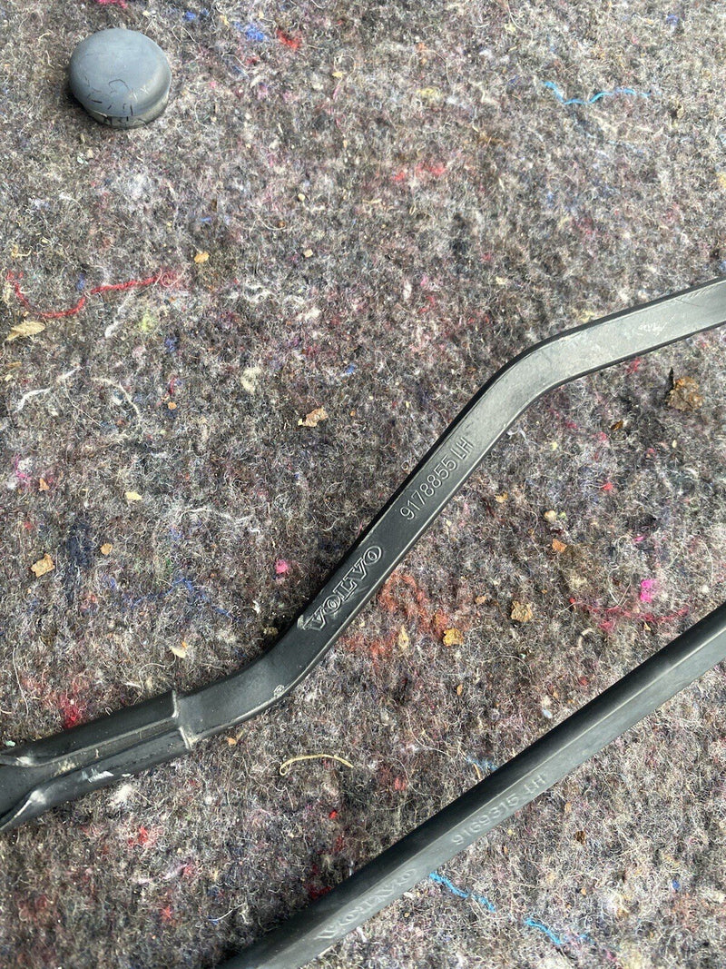 98-00 Volvo V70R V70 S70 Left & Right Windshield Wiper Arms W/Caps OEM #1655E