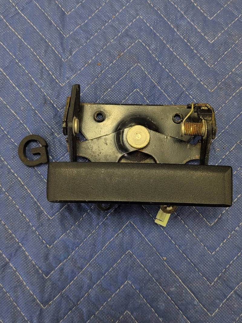 1999-2007 Chevrolet K1500 - Tailgate Handle